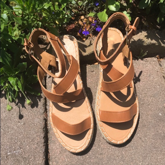 New tan strappy flat espadrilles - Picture 10 of 13